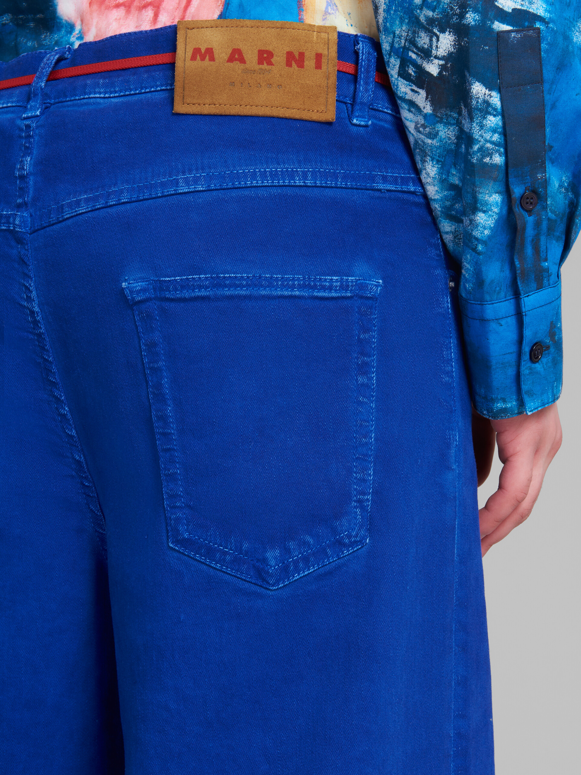 Blue flared 5 pocket trousers in stretch denim - Pants - Image 4