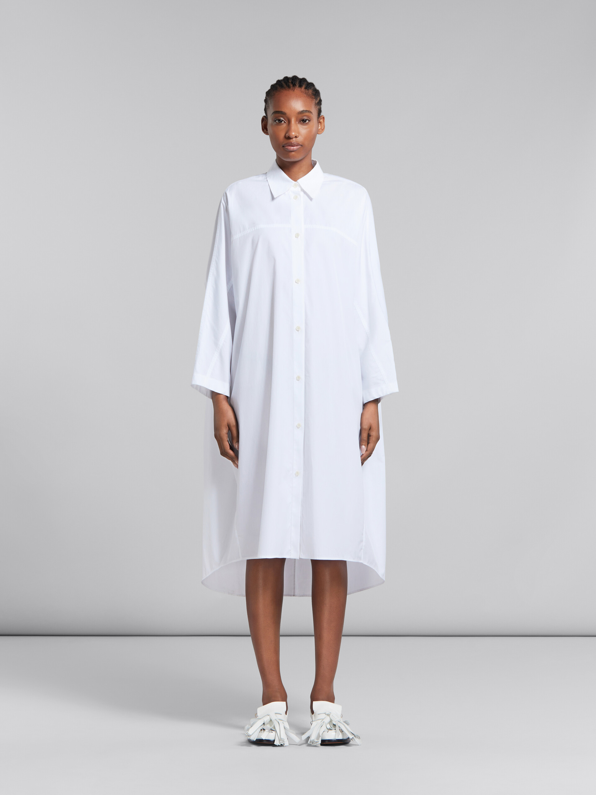 ホワイト オーガニックポプリン製 オーバーサイズ シャツドレス - ドレス - Image 2