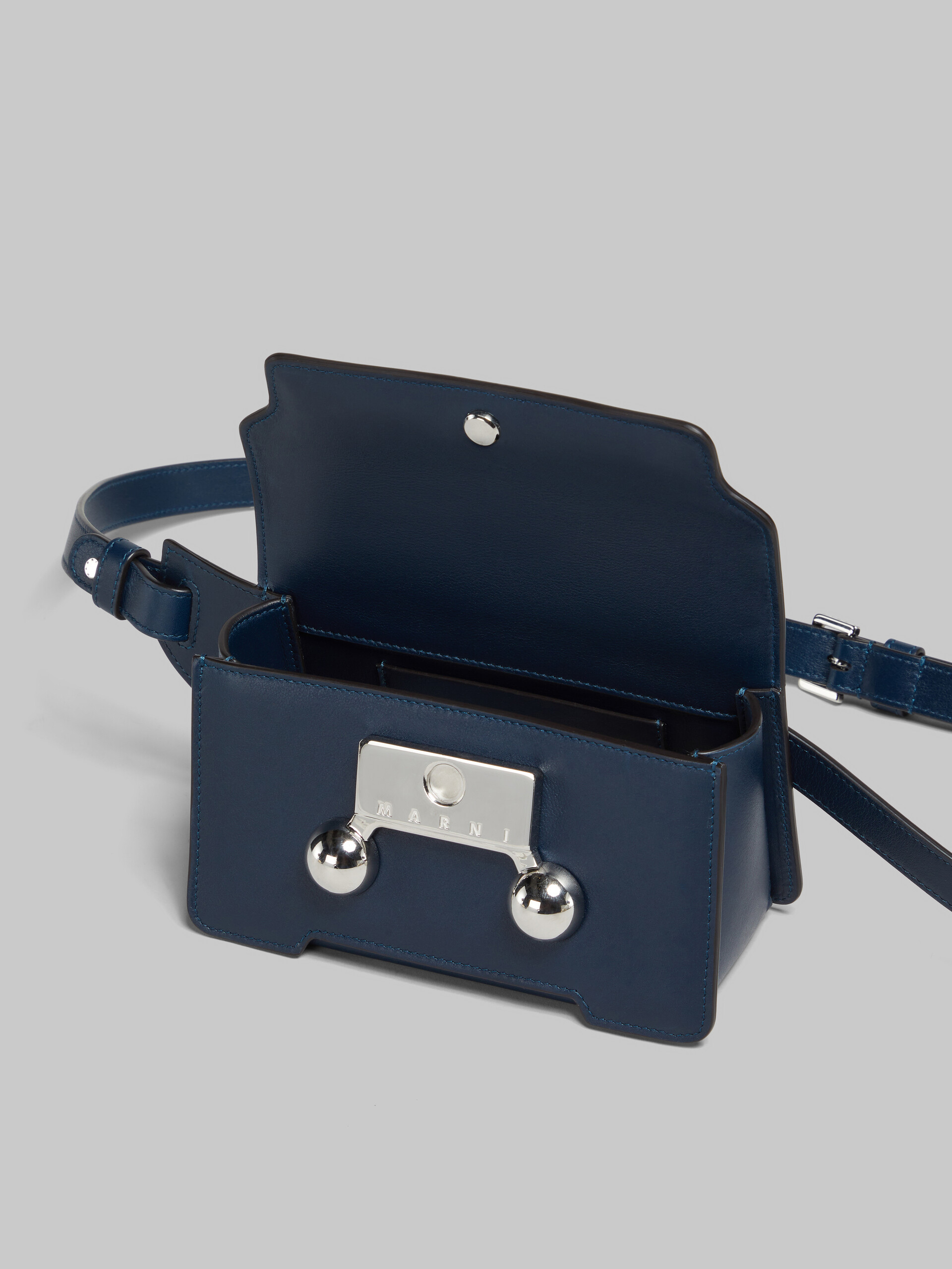 Deep blue leather Trunkaroo crossbody bag - Belt Bag - Image 4