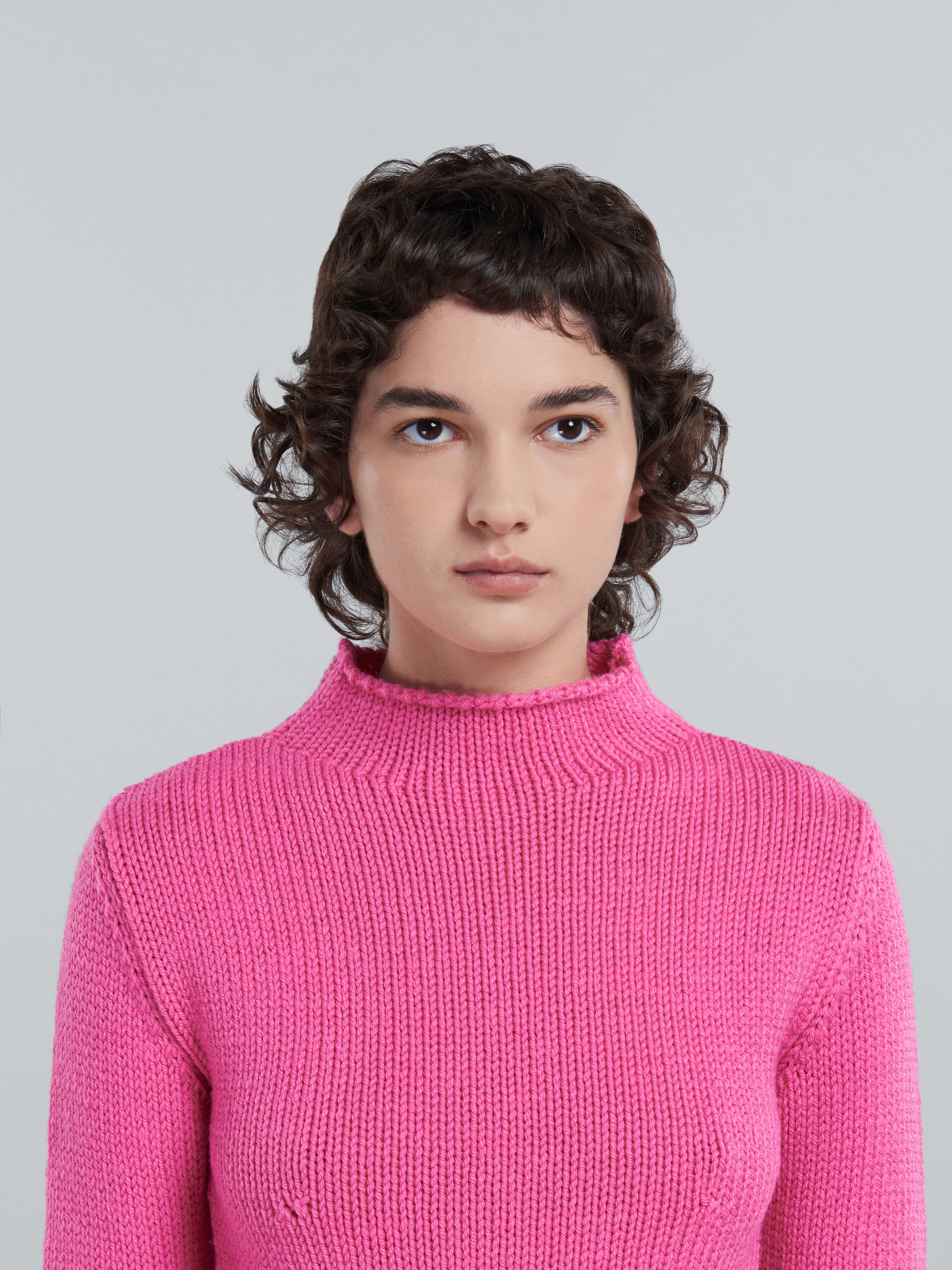 Fuchsia wool sweater with logo - Pullovers - Image 4