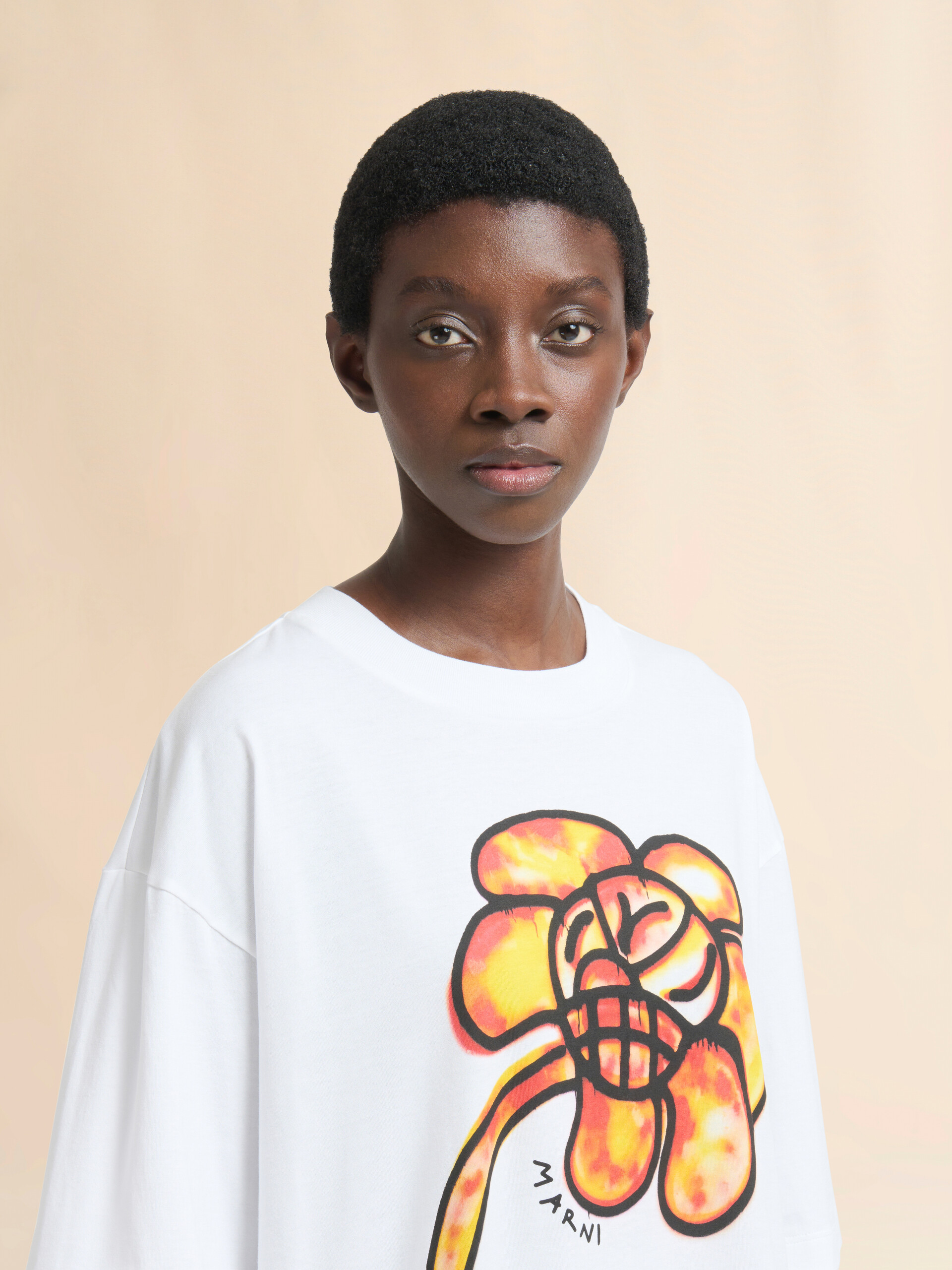White cotton T-shirt with flower print - T-shirts - Image 4