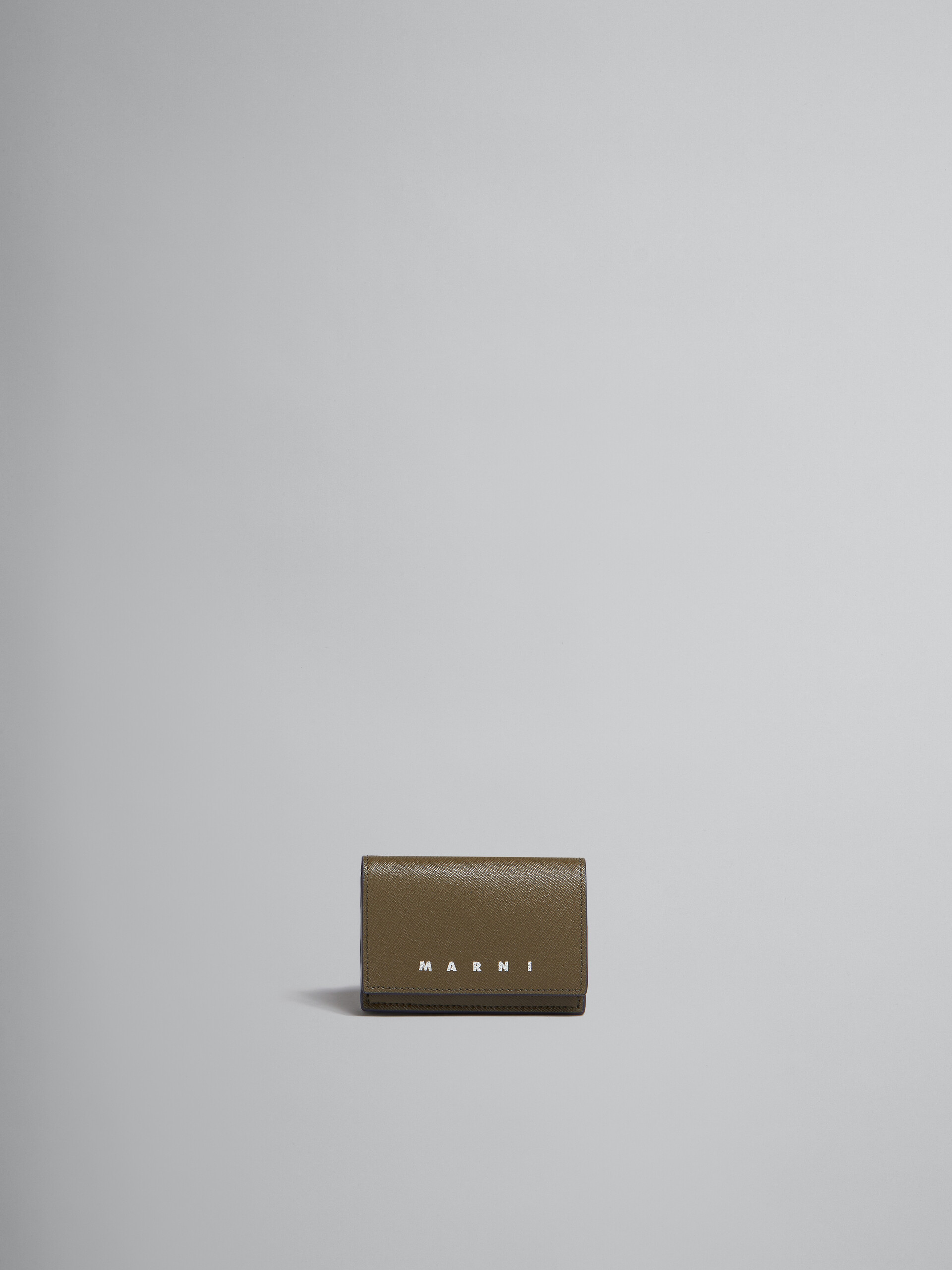 ブラック＆ブルー サフィアーノレザー 三つ折りウォレット - 財布 - Image 1