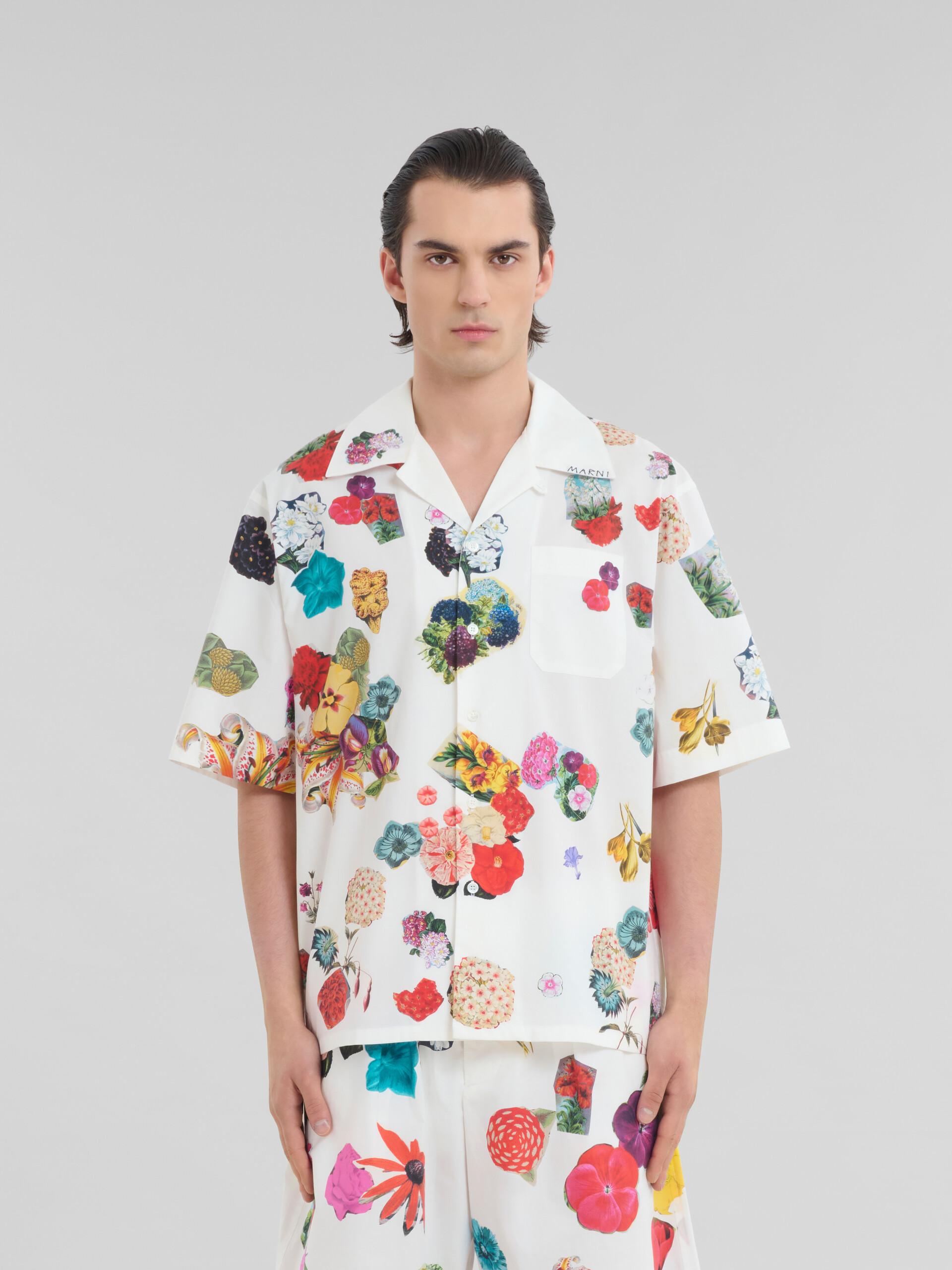 Camisa de bolos blanca de popelina con estampado de flores - Camisas - Image 2