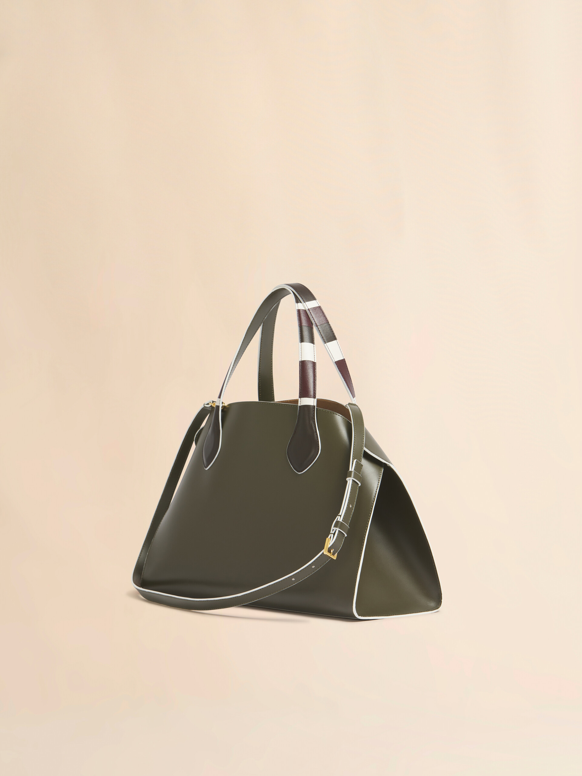 Black leather Overlap medium handbag - Handbags - Image 3
