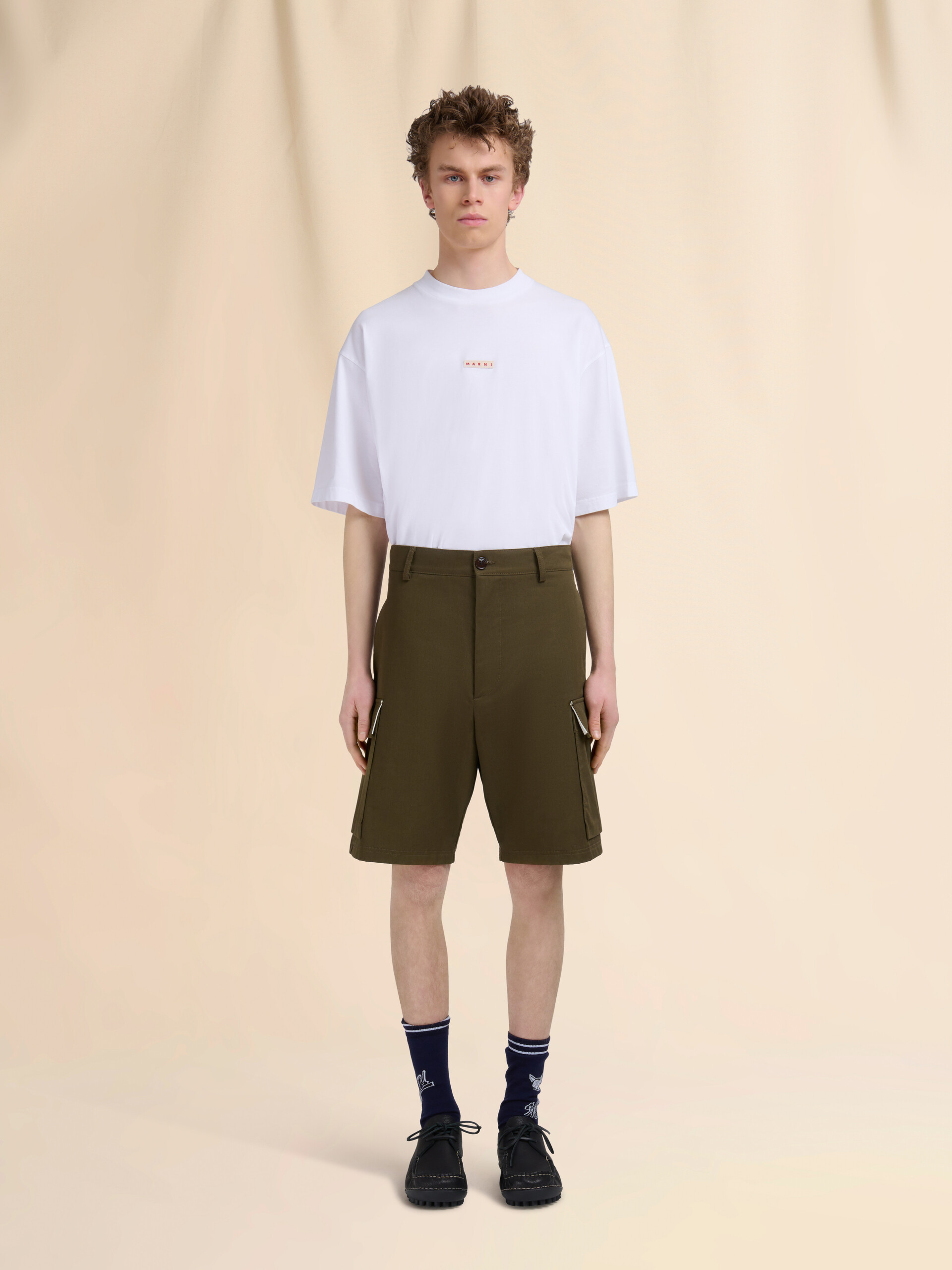 Deep green organic gabardine cargo shorts - Pants - Image 2