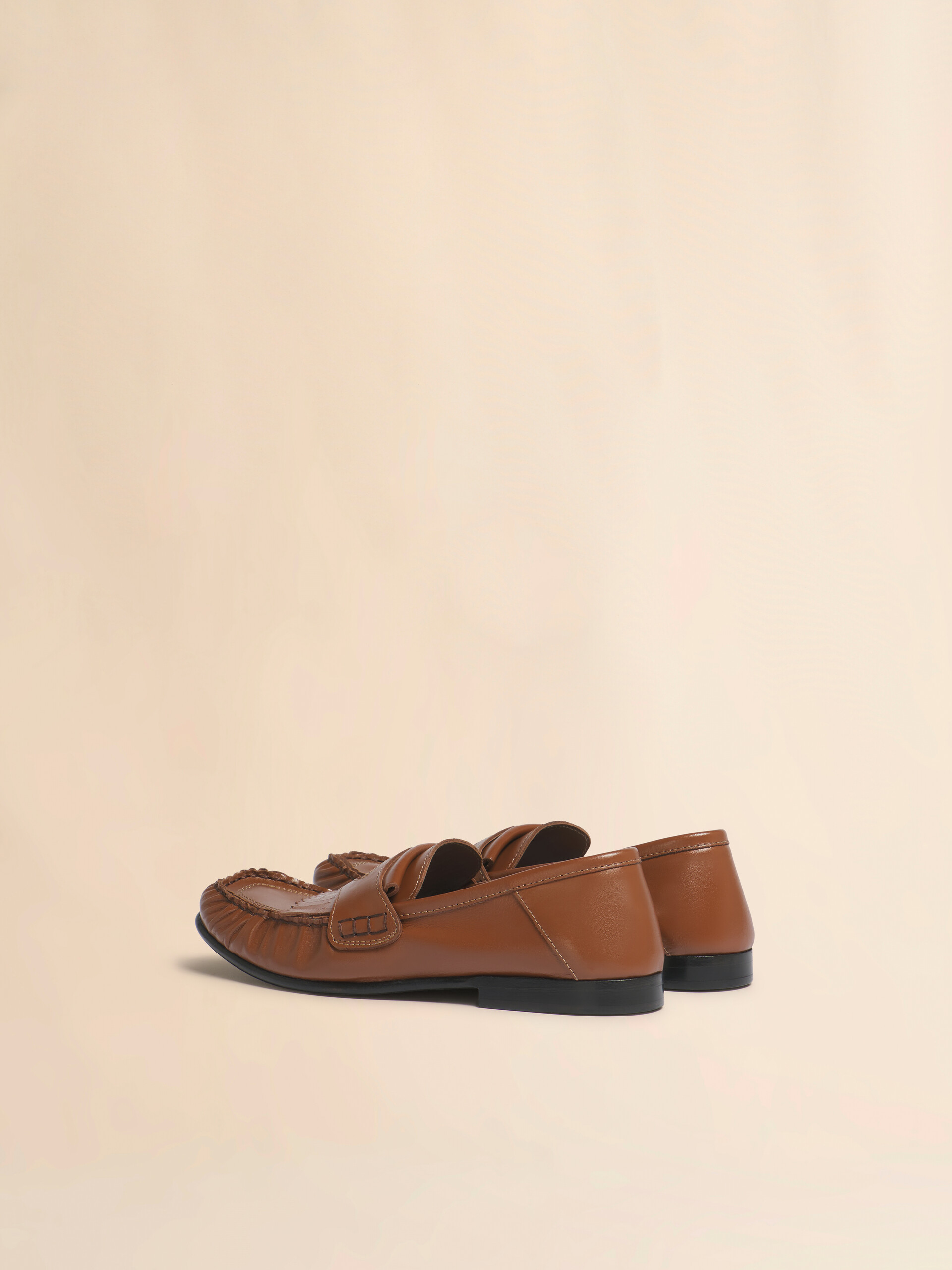 Brown leather tassel loafer with collapsible heel - Mocassin - Image 3