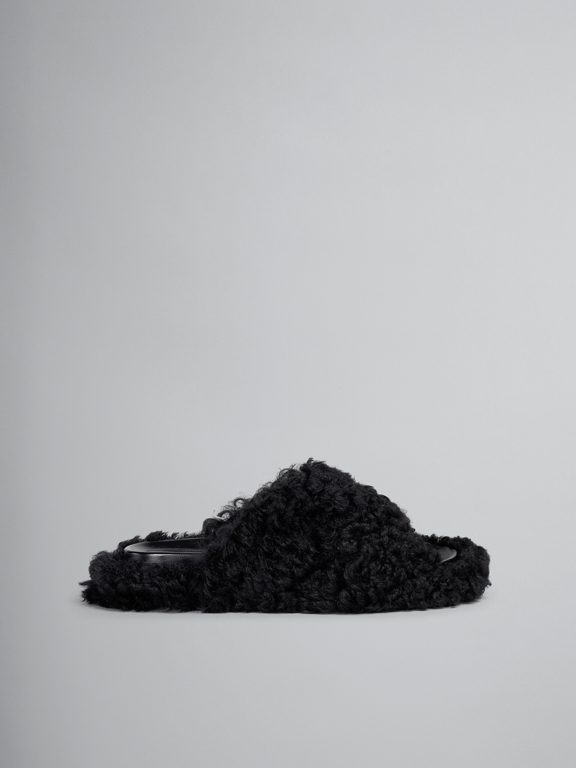 Black shearling fussbett - Sandals - Image 1