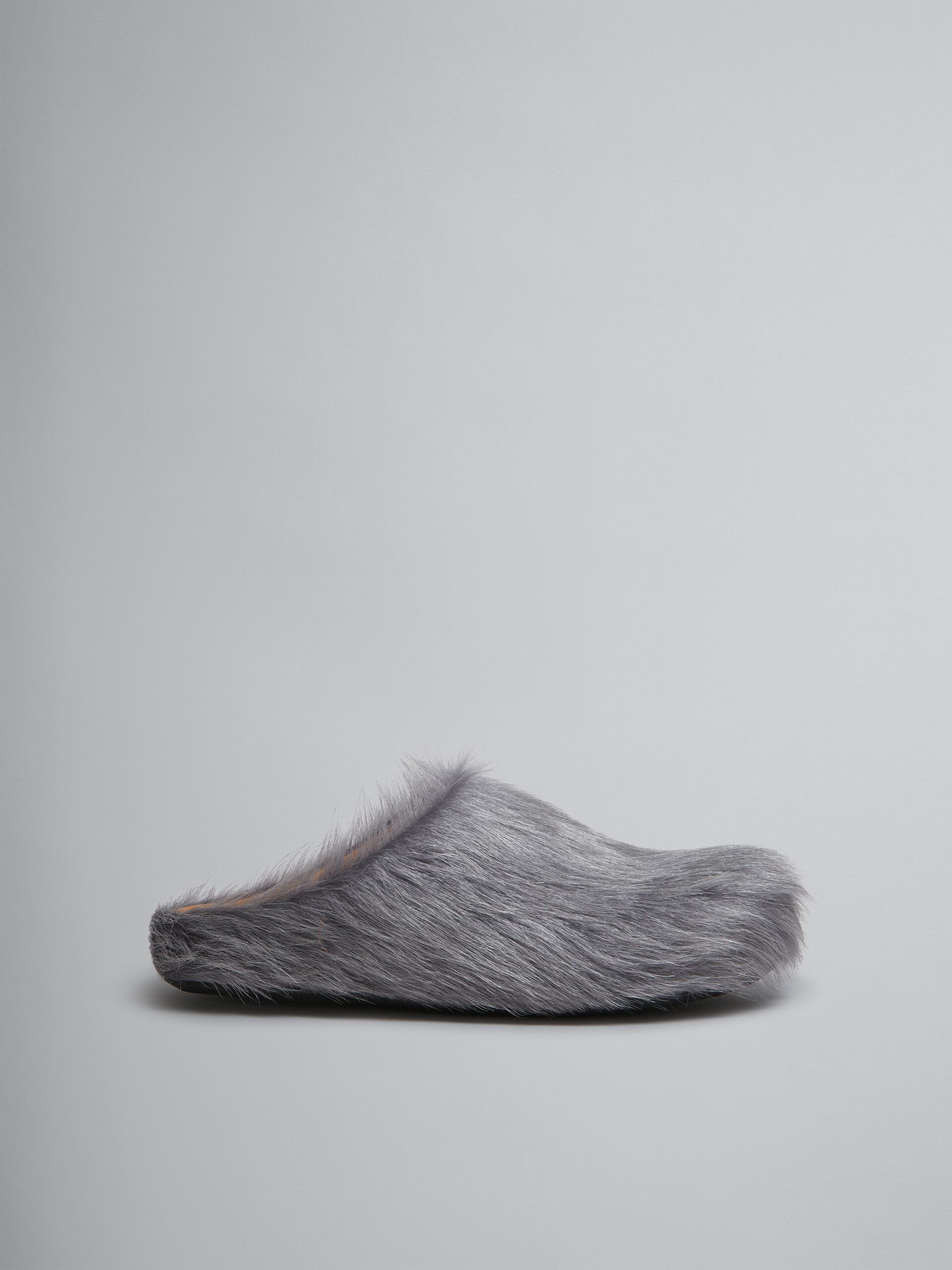 Zueco Fussbett de piel de becerro de pelo largo azul - Zuecos - Image 1