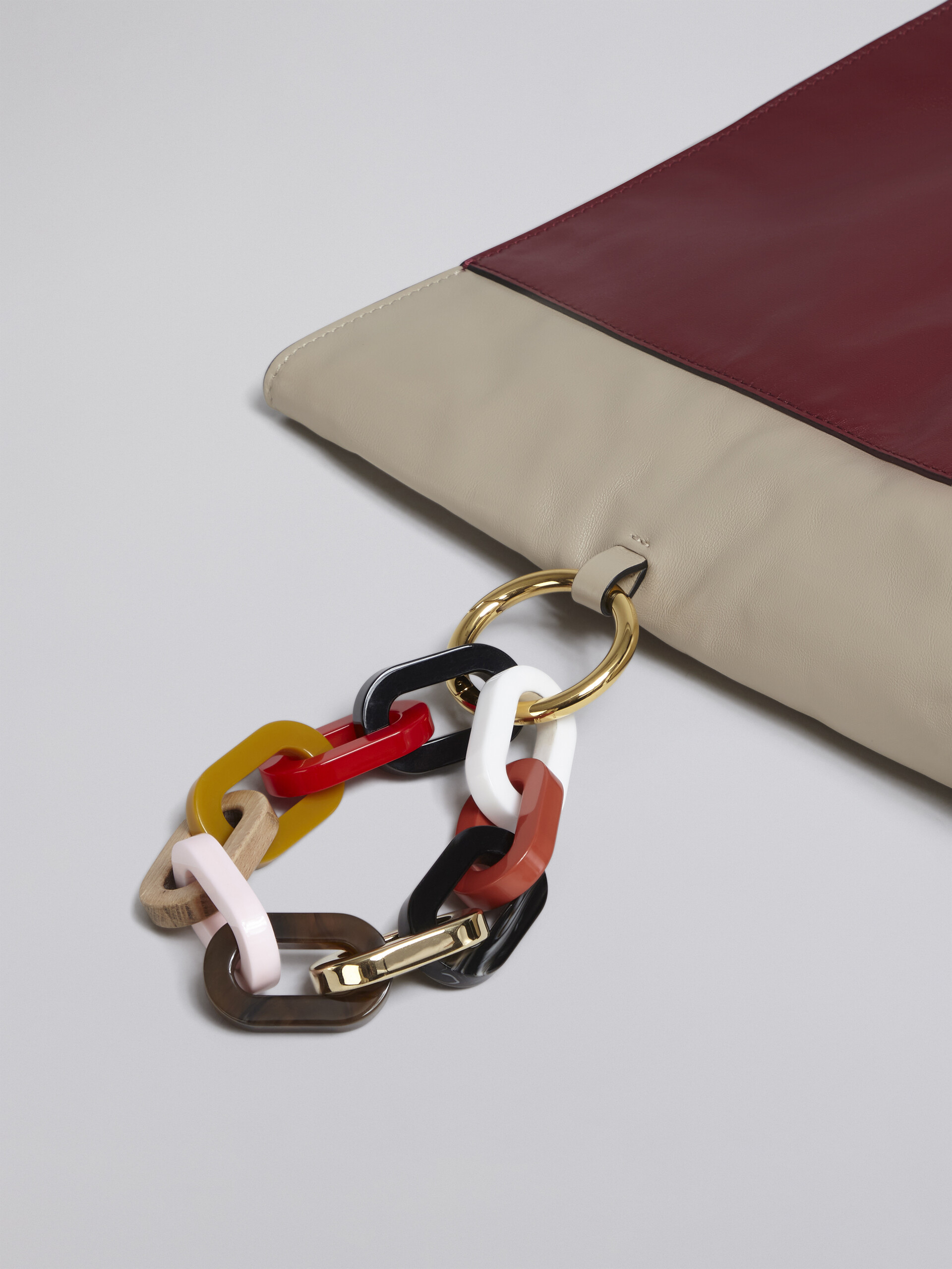 Smooth calfskin clutch with multi-coloured resin chain - Pochettes - Image 5