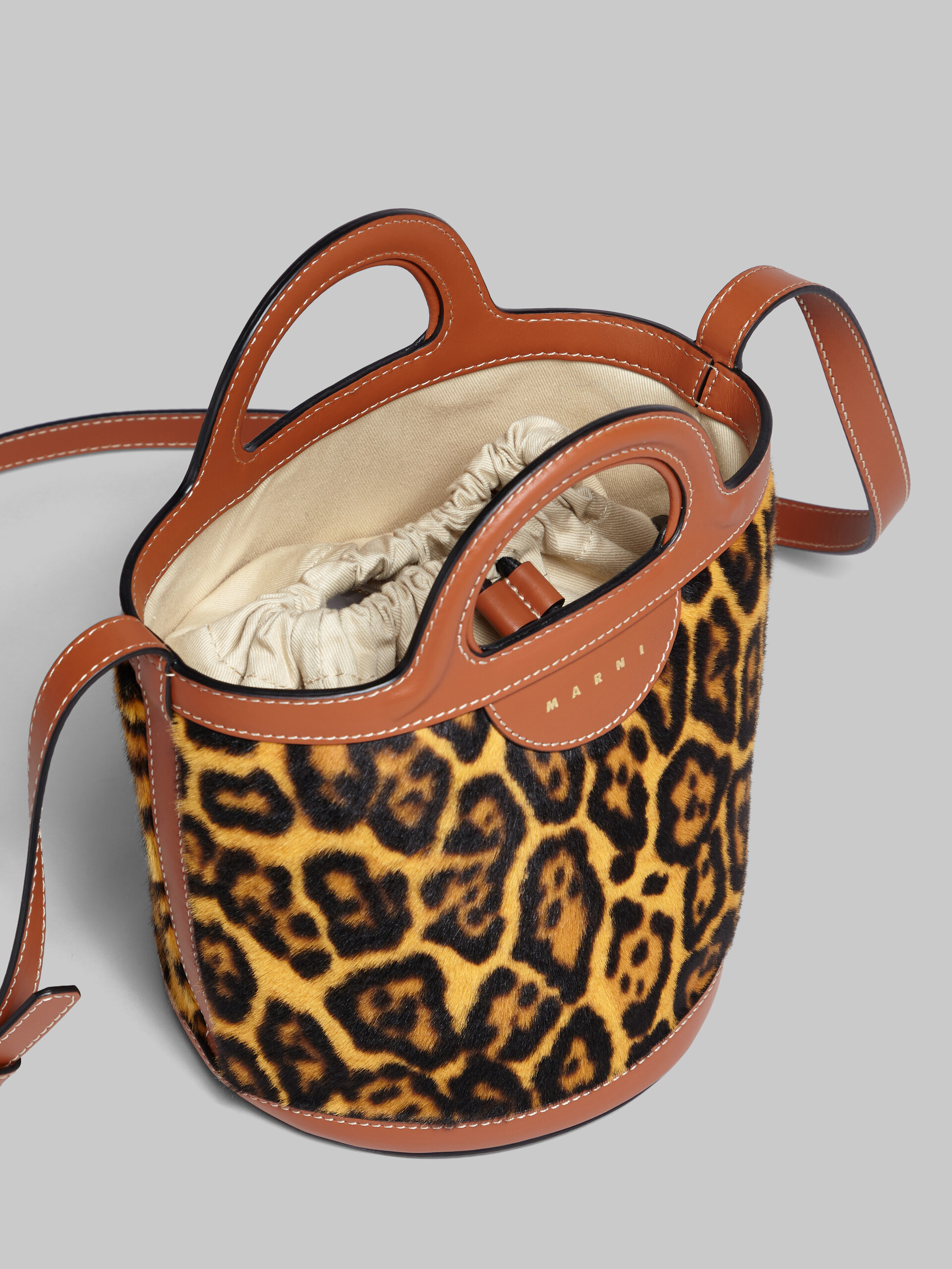 Tropicalia mini bucket bag in leopard-print short-hair shearling - Shoulder Bag - Image 3