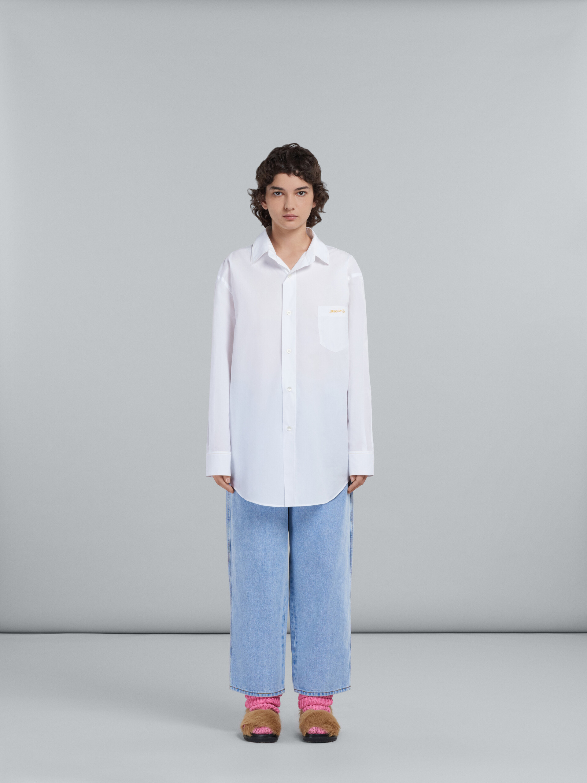 Loose trousers in light blue denim with embroidery - Pants - Image 2