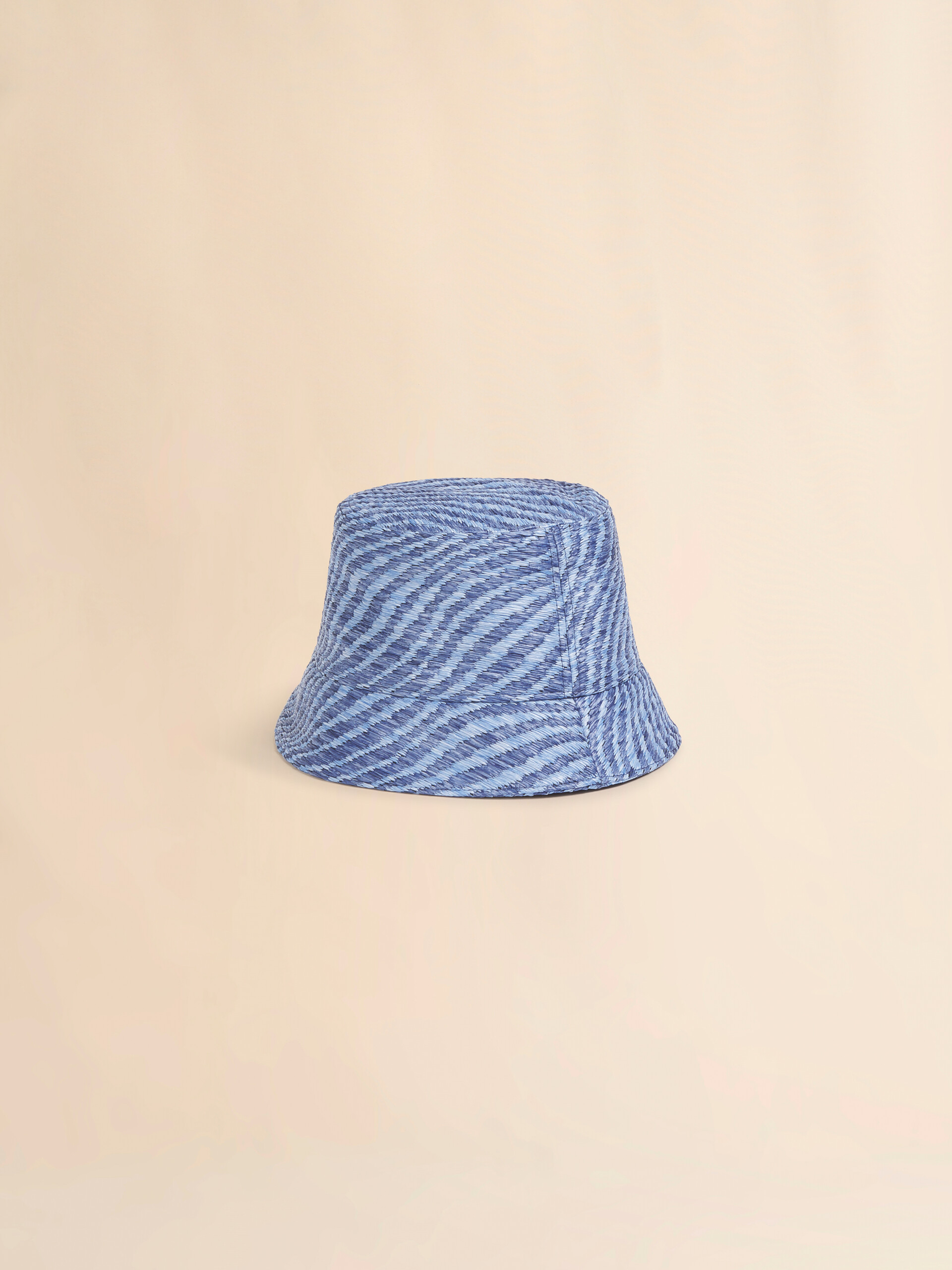 Blue raffia-effect bucket hat with wavy pattern - Hats - Image 3