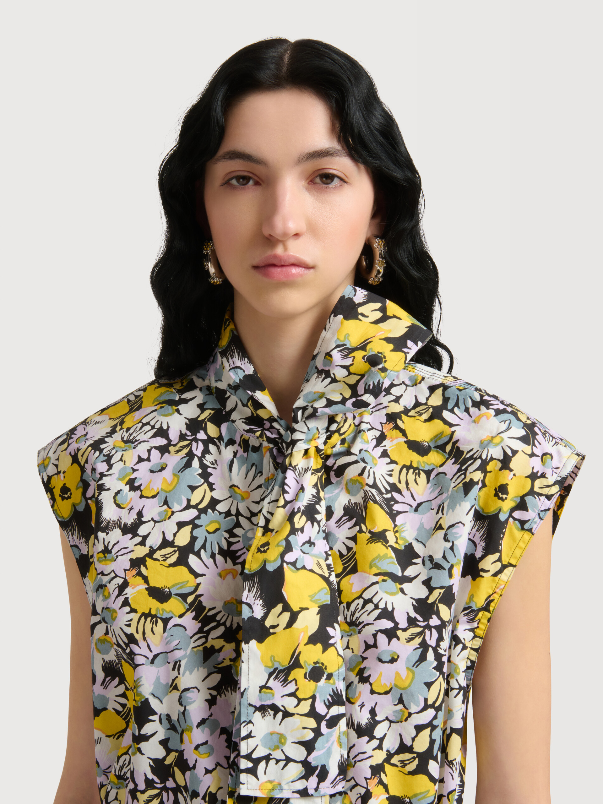 Black poplin sleeveless blouse with Pop Flowers print - Shirts - Image 5