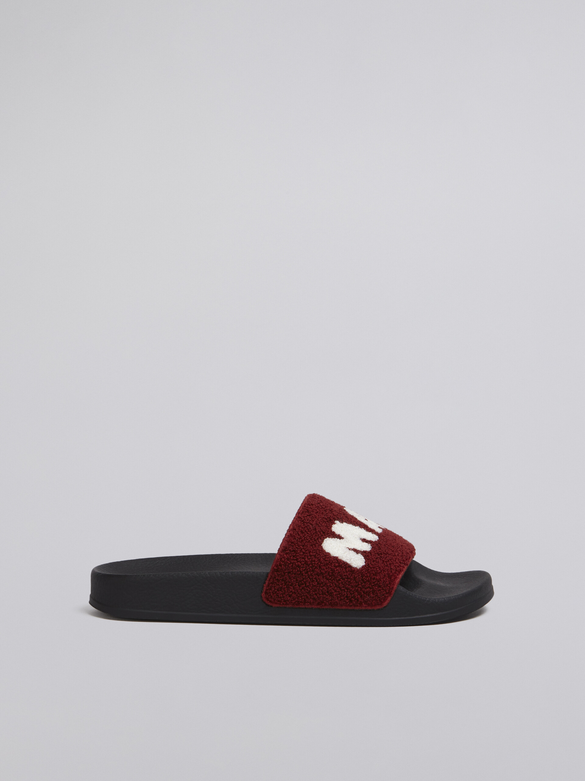 Sandalo in gomma con fascia in spugna bianco e rosso - Sandali - Image 1